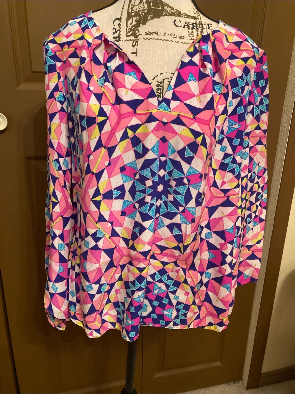 ALICE & TRIXIE 100% Silk Blouse EUC